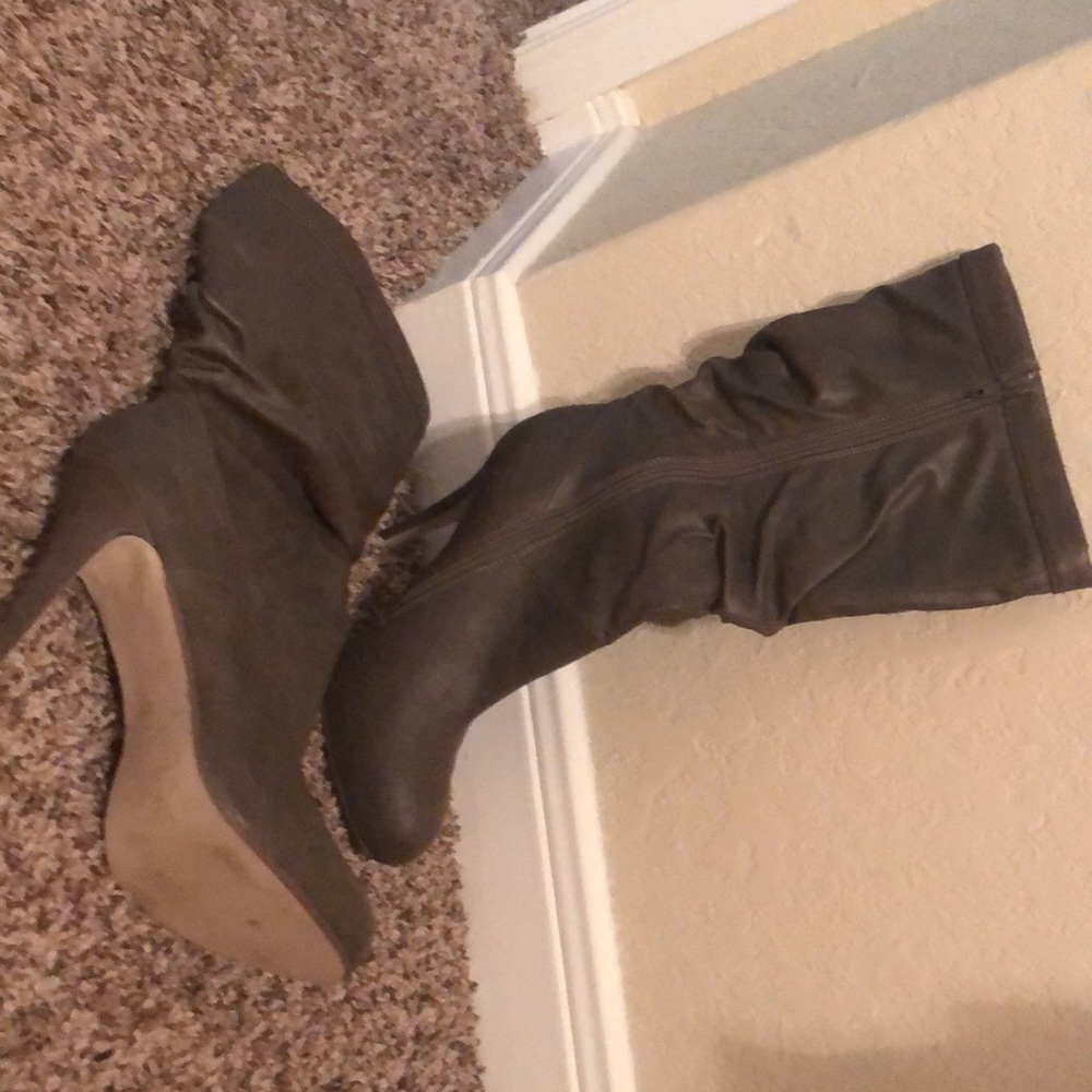 Nice boots - Picture 2 of 3